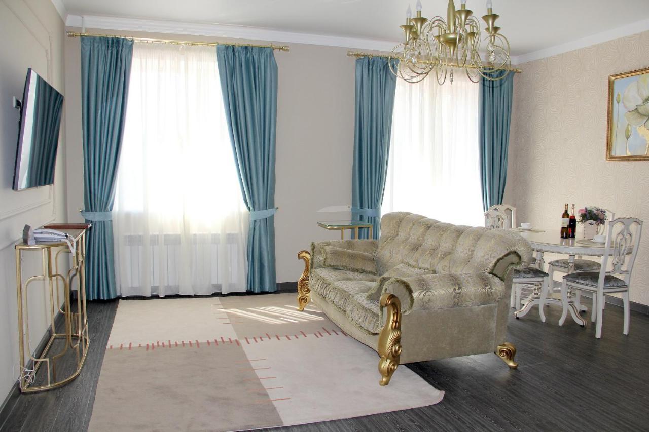 Golden Park Hotel Павлодар Екстер'єр фото