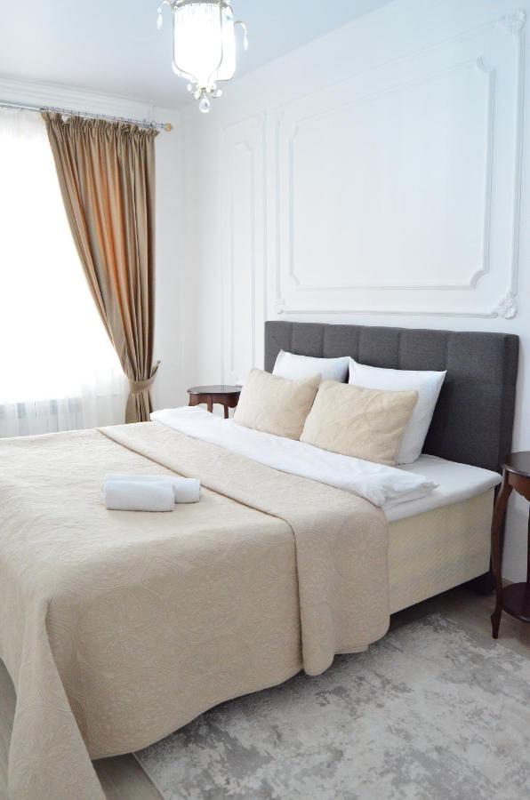 Golden Park Hotel Павлодар Екстер'єр фото