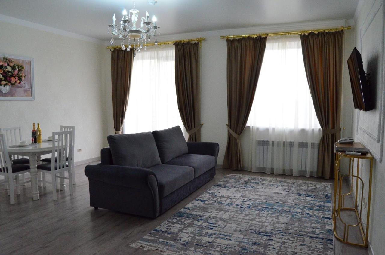 Golden Park Hotel Павлодар Екстер'єр фото