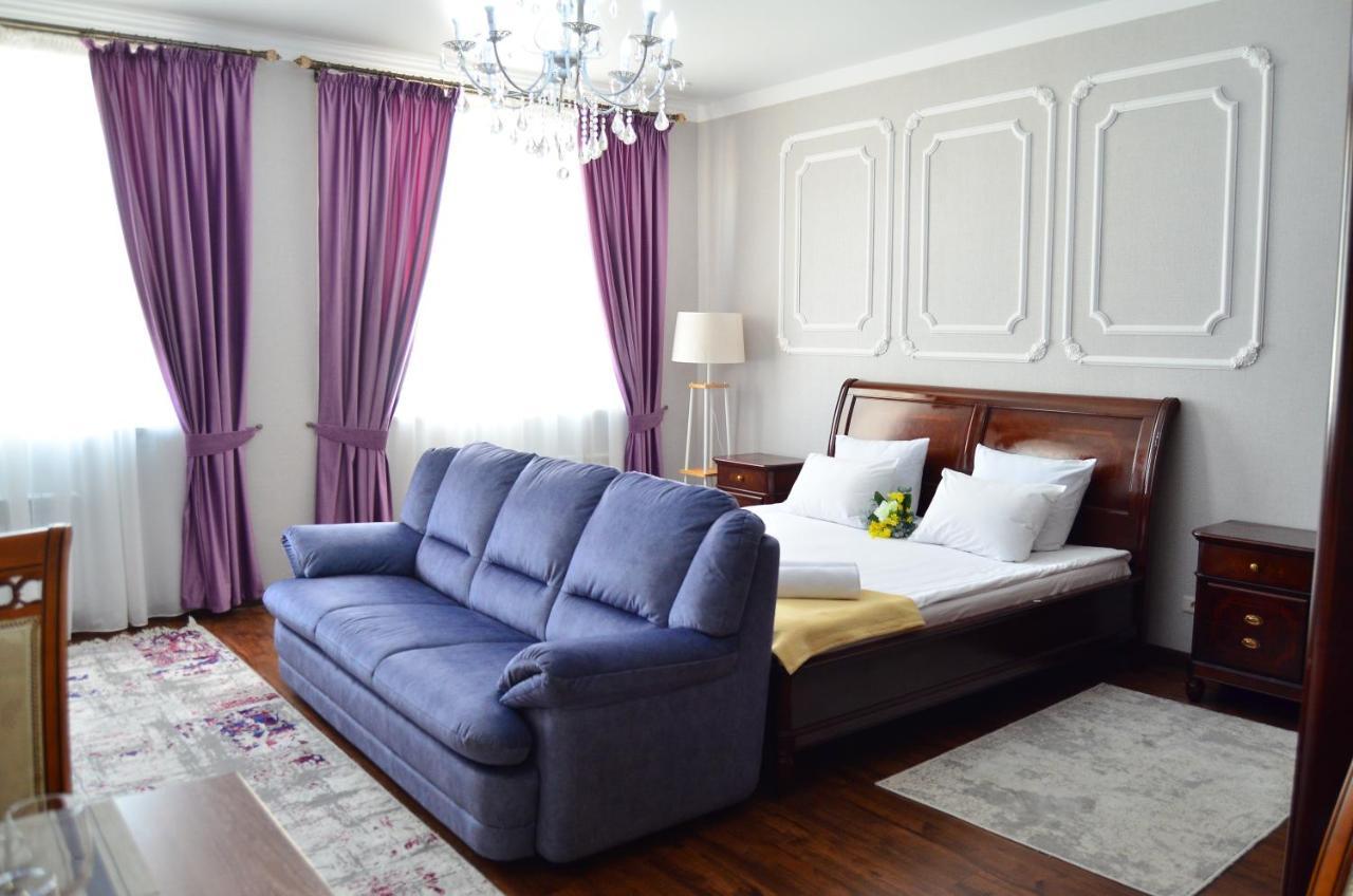 Golden Park Hotel Павлодар Екстер'єр фото