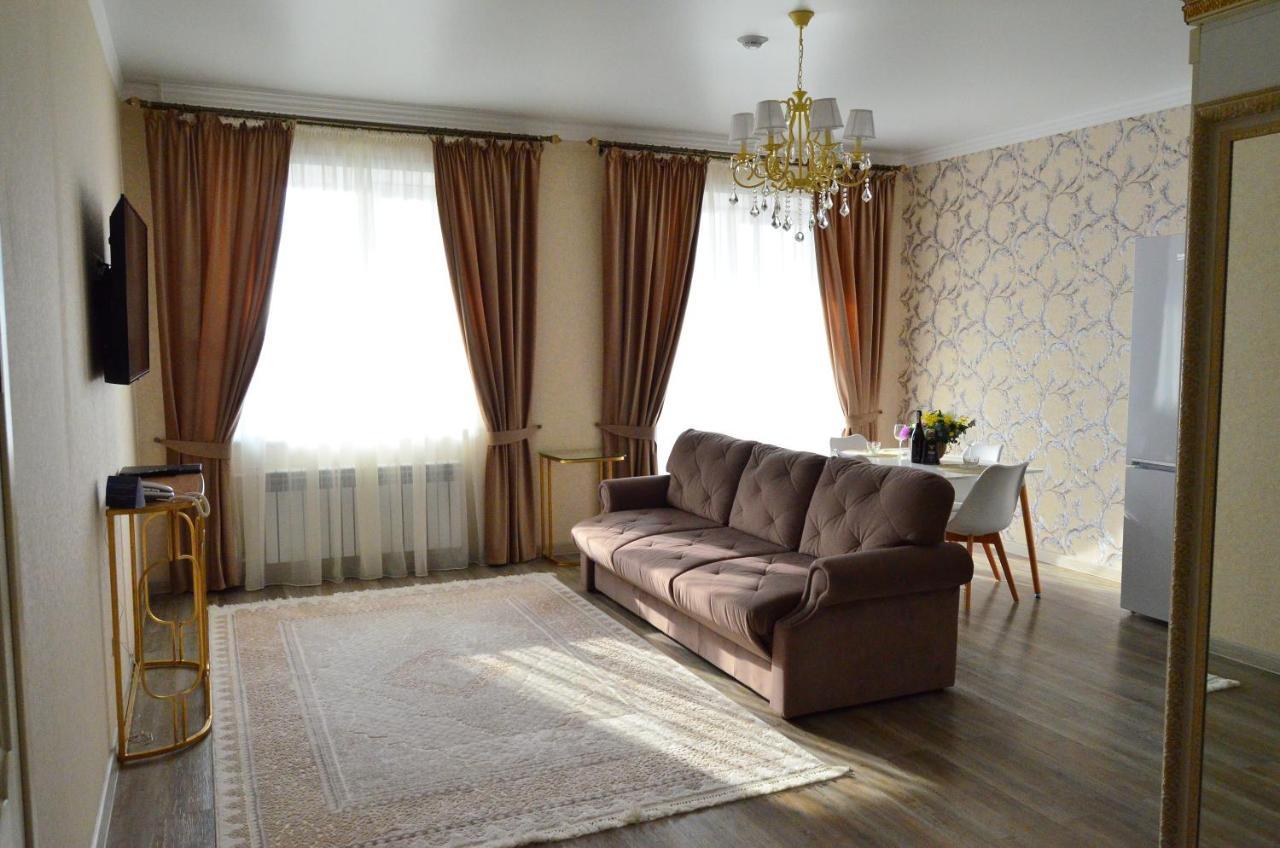Golden Park Hotel Павлодар Екстер'єр фото