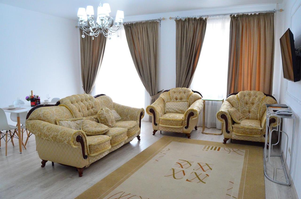Golden Park Hotel Павлодар Екстер'єр фото