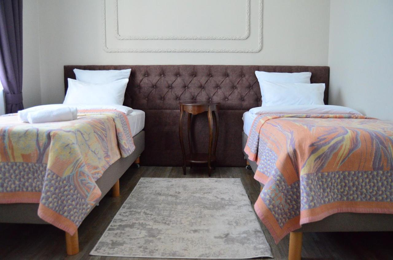 Golden Park Hotel Павлодар Екстер'єр фото