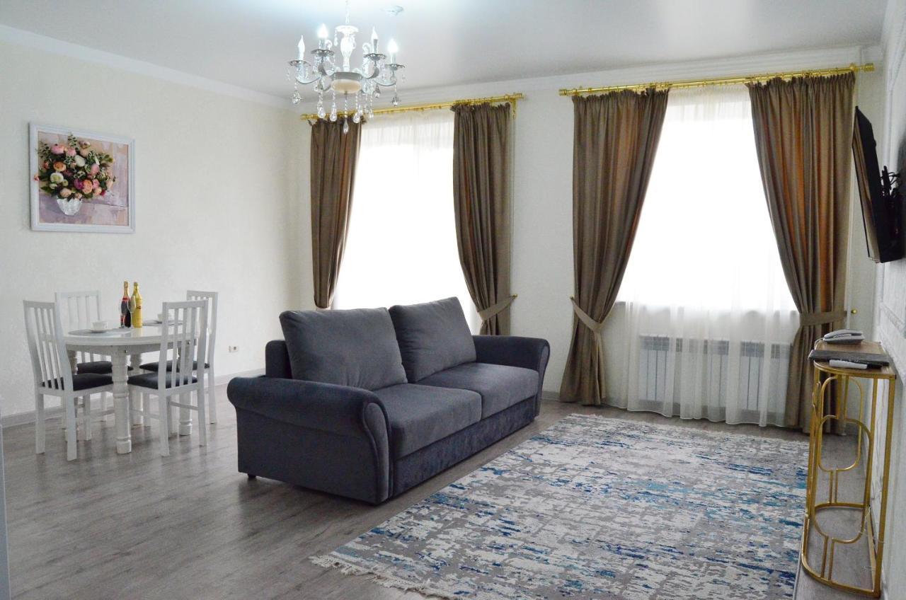 Golden Park Hotel Павлодар Екстер'єр фото