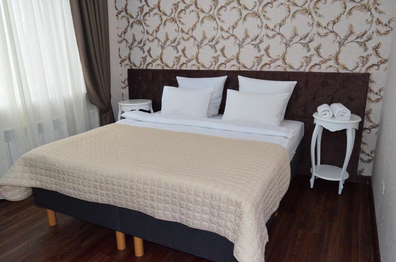 Golden Park Hotel Павлодар Екстер'єр фото