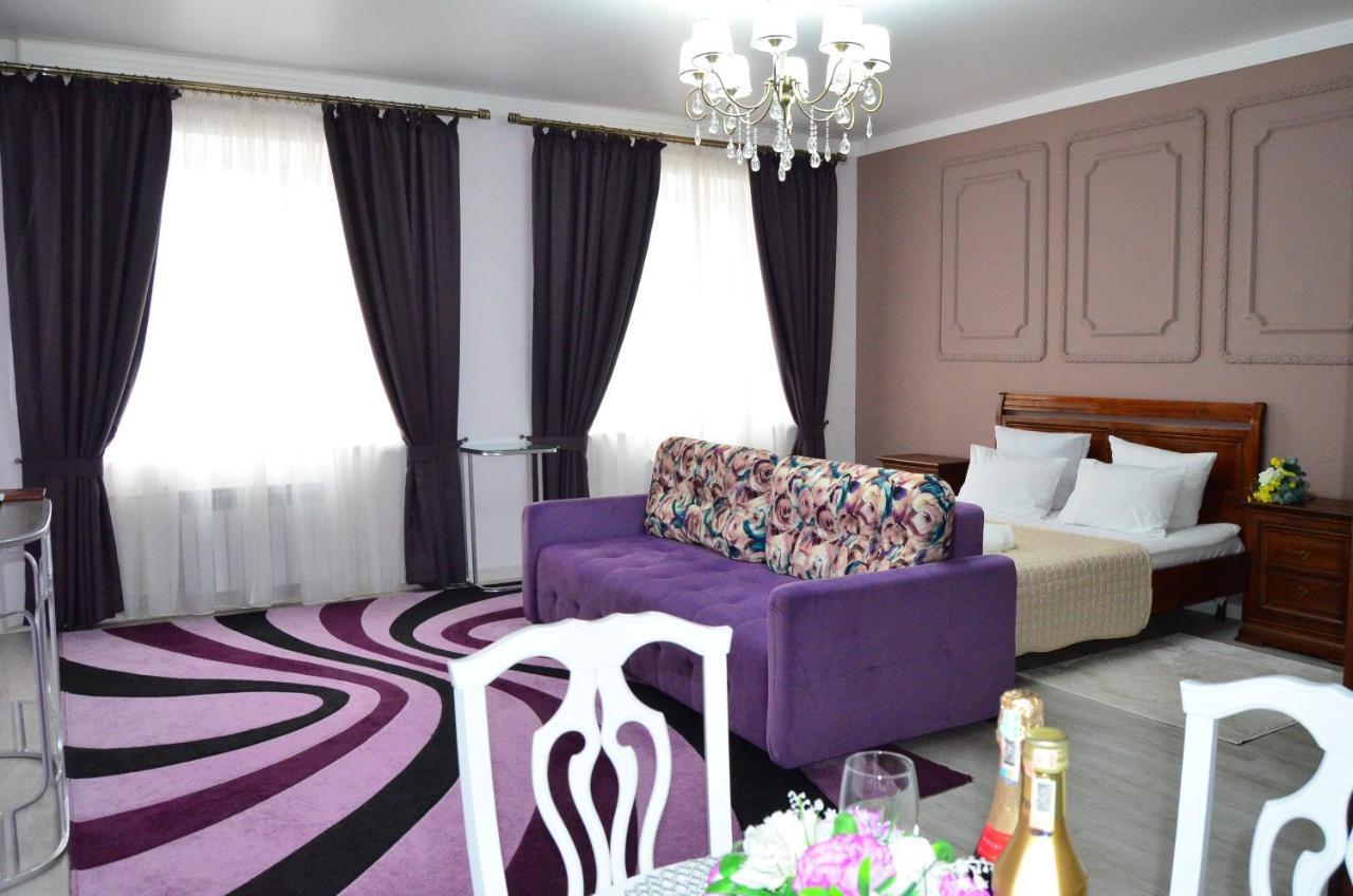 Golden Park Hotel Павлодар Екстер'єр фото