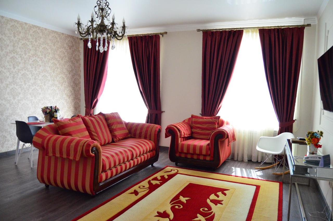 Golden Park Hotel Павлодар Екстер'єр фото