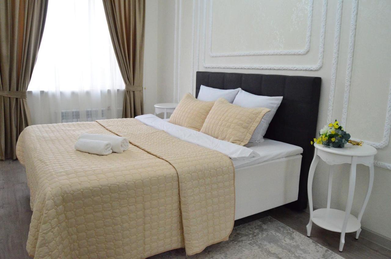 Golden Park Hotel Павлодар Екстер'єр фото