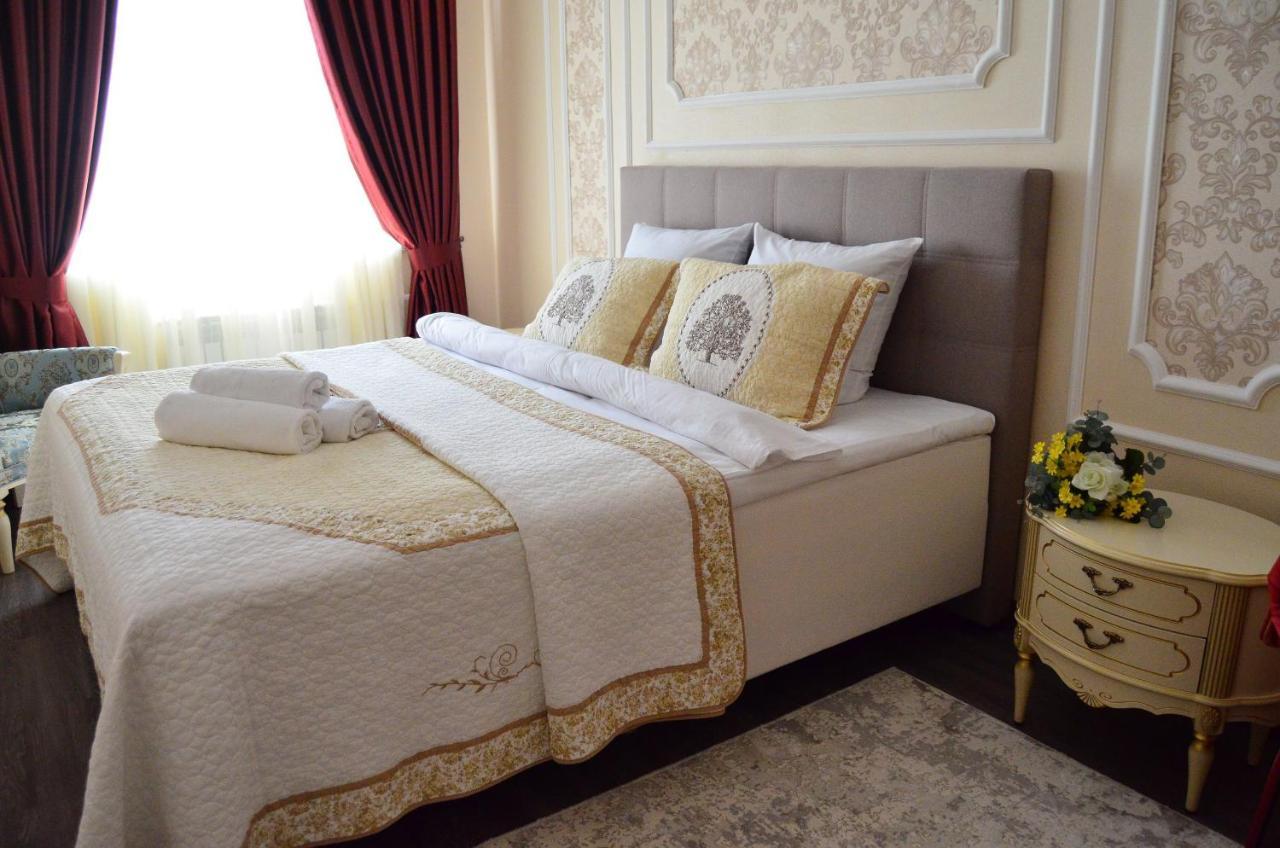 Golden Park Hotel Павлодар Екстер'єр фото
