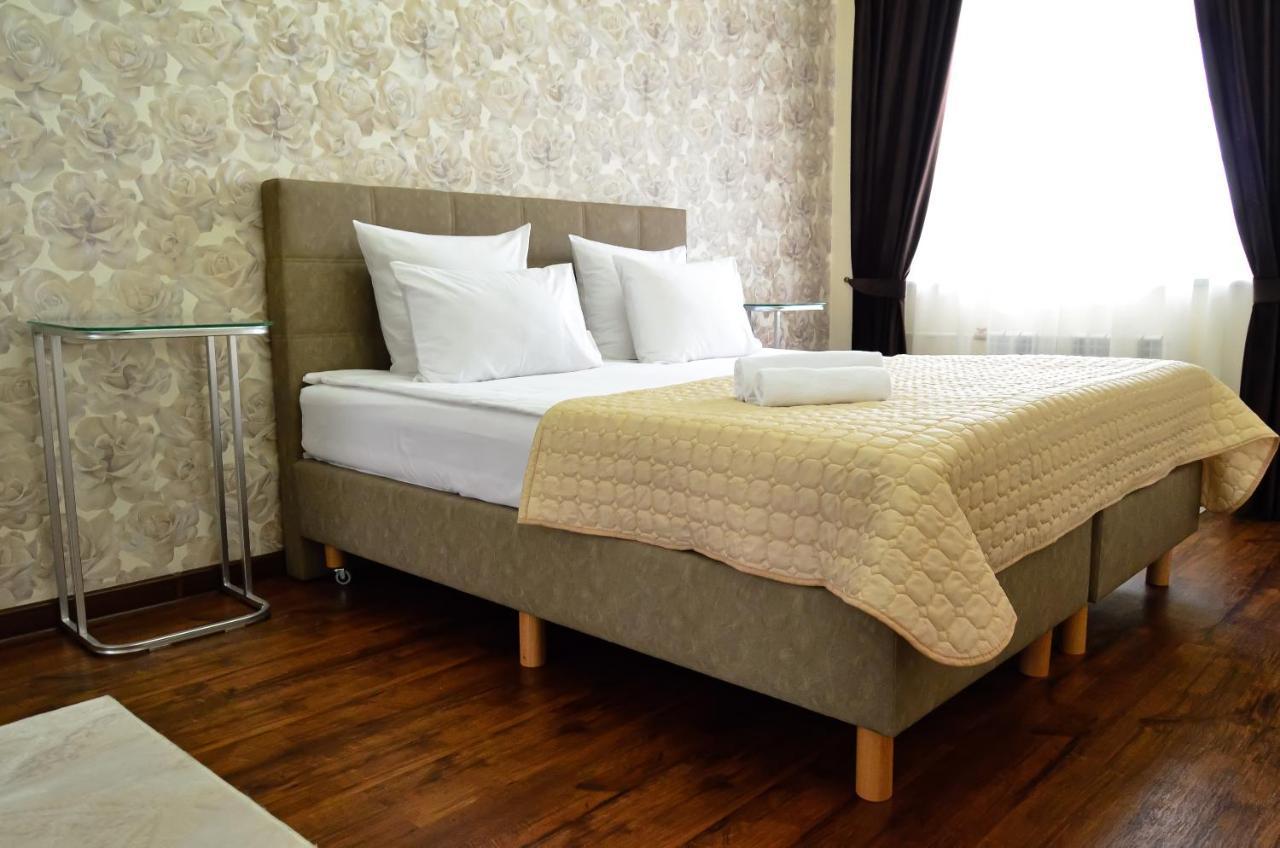 Golden Park Hotel Павлодар Екстер'єр фото