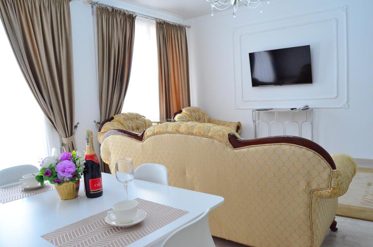 Golden Park Hotel Павлодар Екстер'єр фото