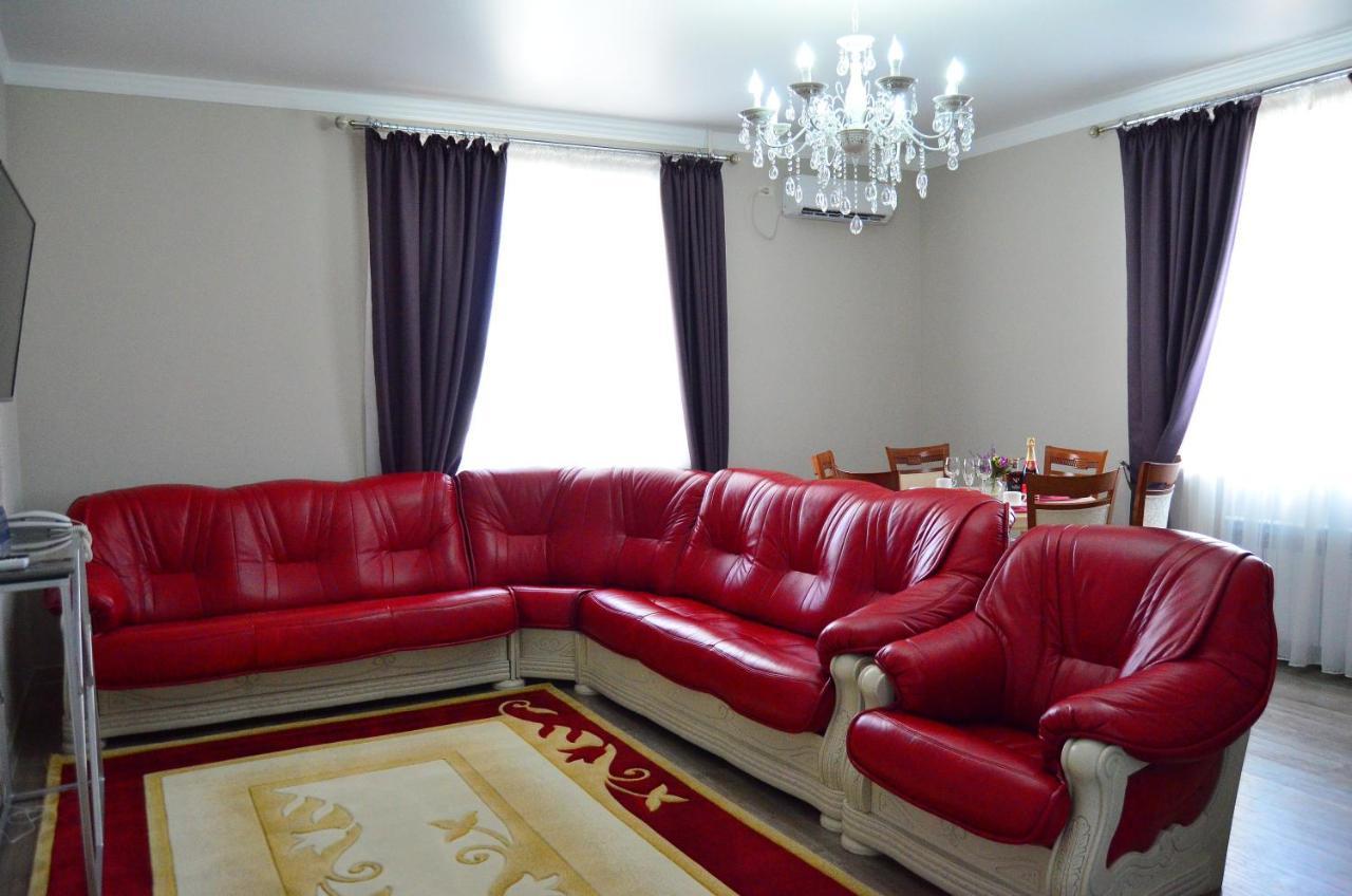 Golden Park Hotel Павлодар Екстер'єр фото