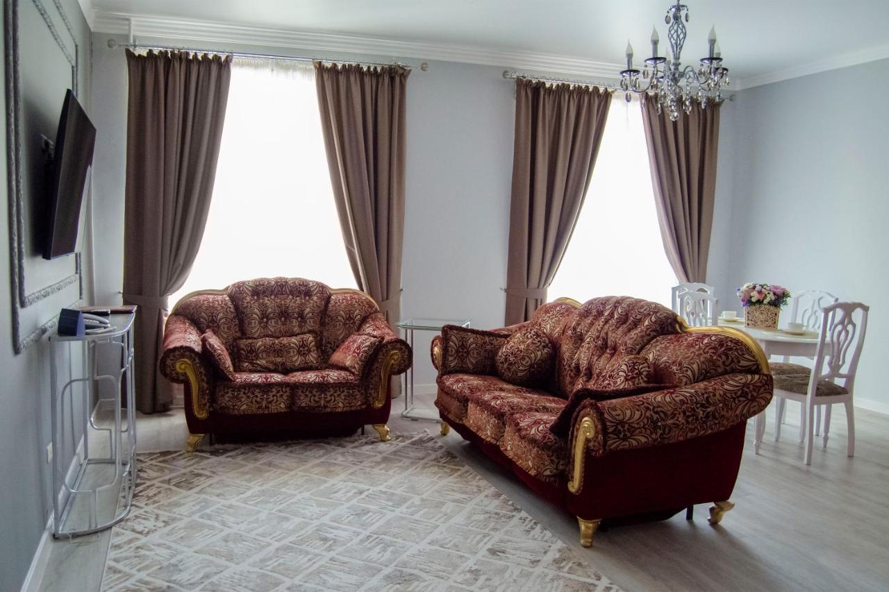 Golden Park Hotel Павлодар Екстер'єр фото