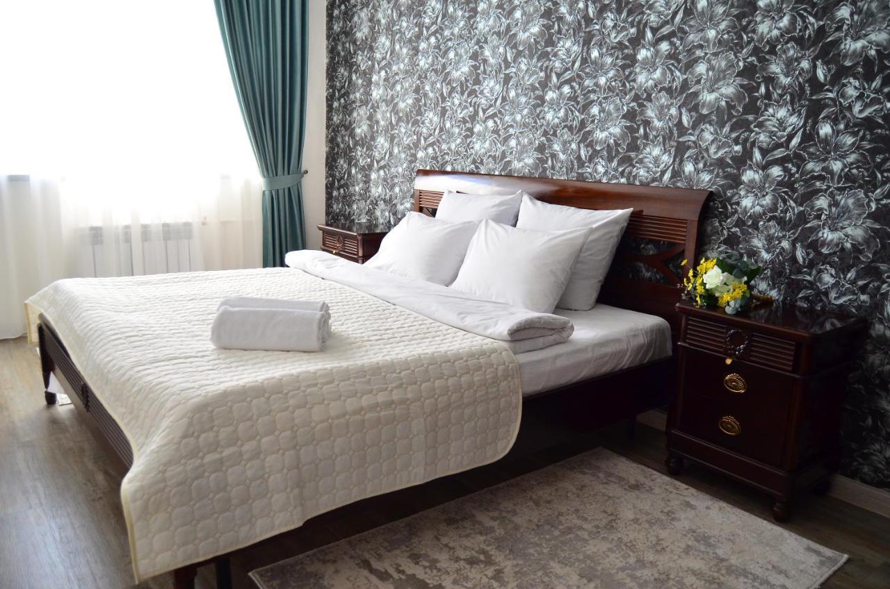 Golden Park Hotel Павлодар Екстер'єр фото