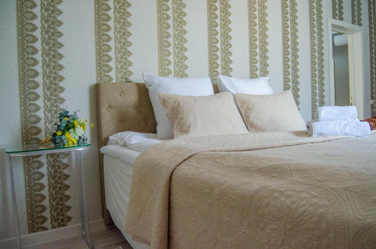 Golden Park Hotel Павлодар Екстер'єр фото