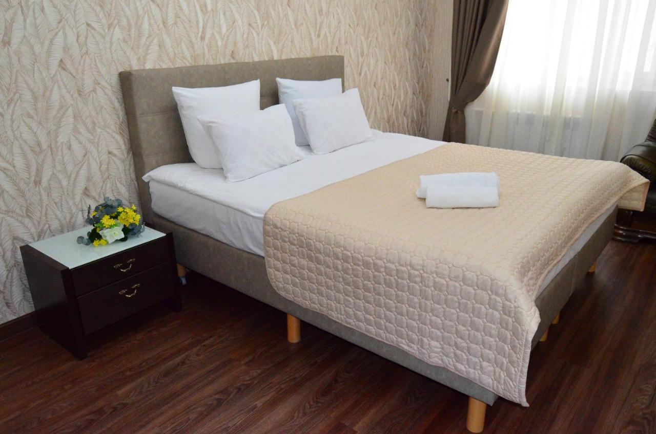Golden Park Hotel Павлодар Екстер'єр фото